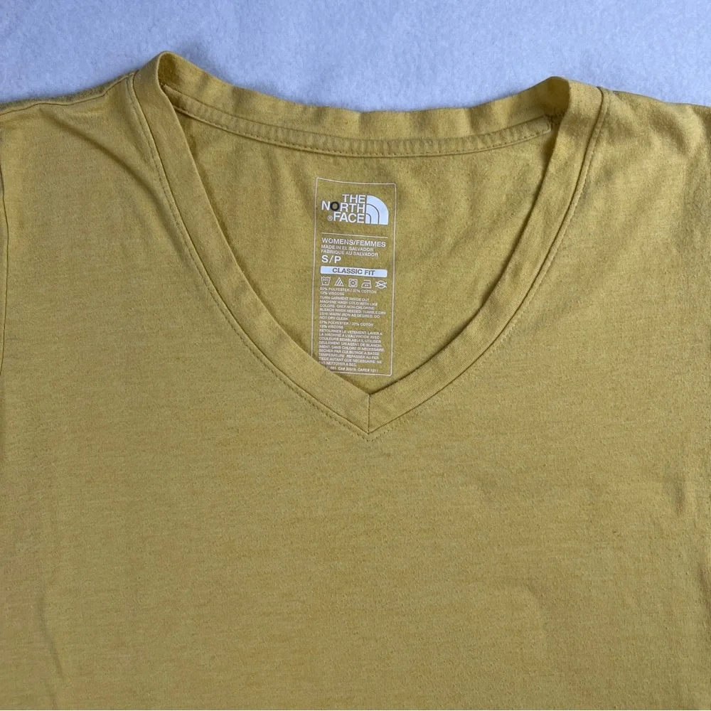 The North Face Cotton Blend V-Neck Shirt Yellow Small - Picture 4 of 6